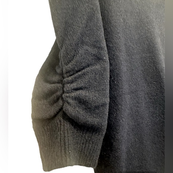 NWT WHBM Navy Blue Ruched Sleeve Sweater Top- Large - Picture 4 of 5